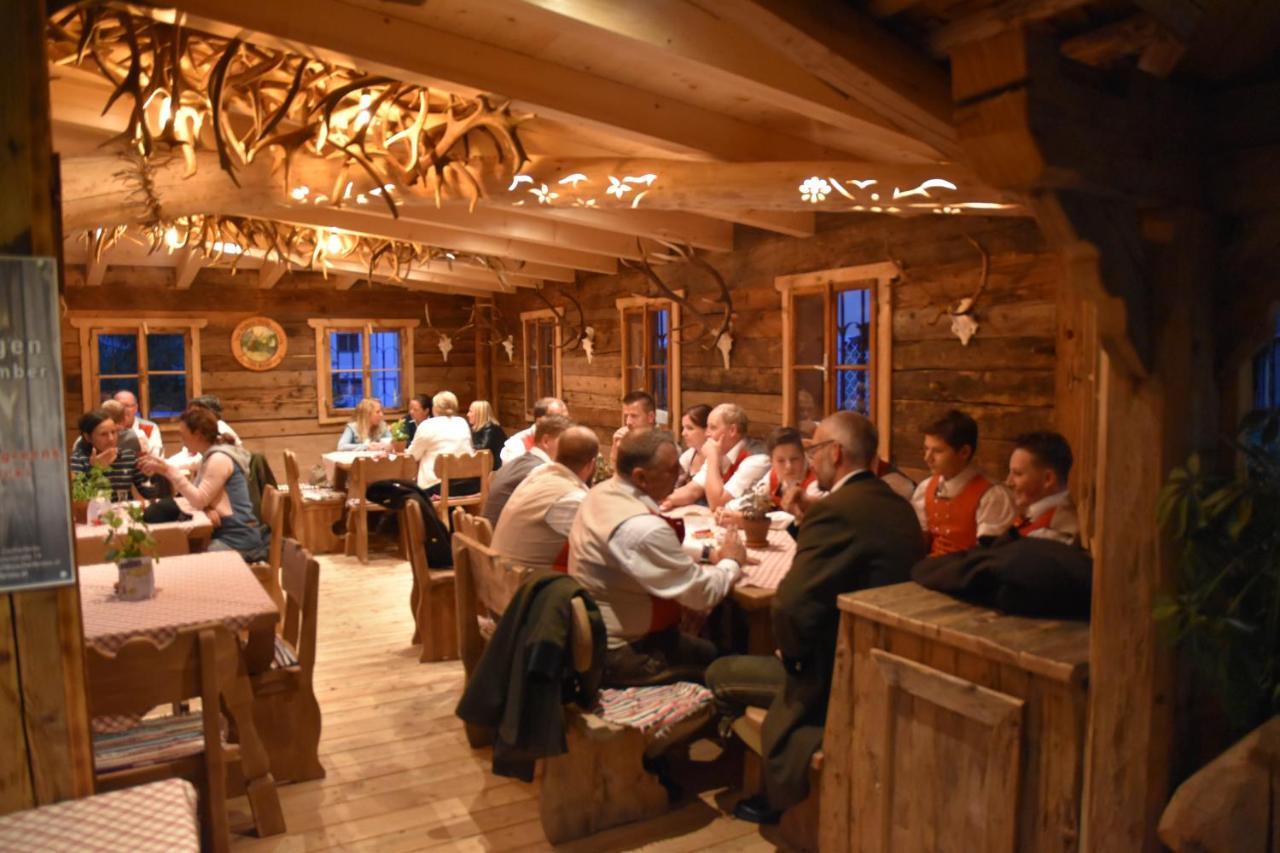 Gasthof Zacherlbraeu Bruck an der Grossglocknerstrasse Bagian luar foto