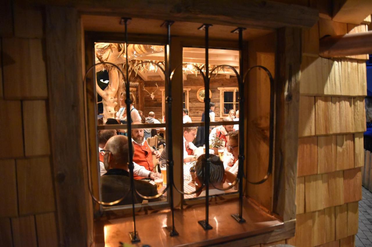 Gasthof Zacherlbraeu Bruck an der Grossglocknerstrasse Bagian luar foto