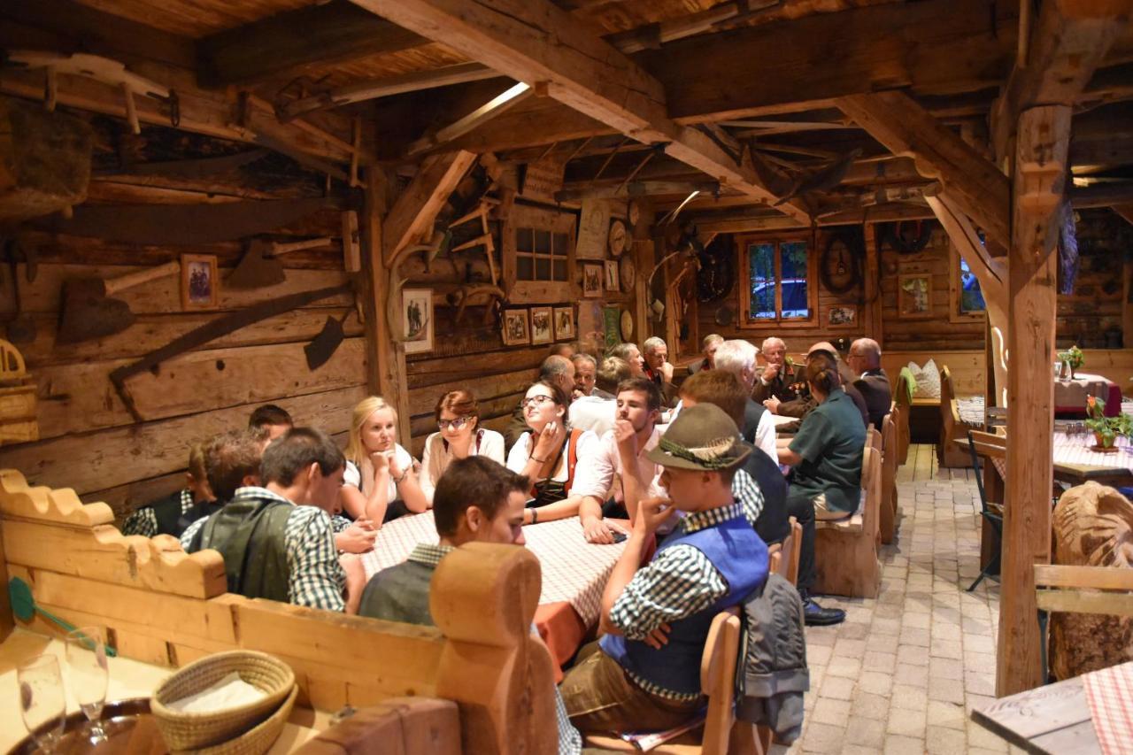 Gasthof Zacherlbraeu Bruck an der Grossglocknerstrasse Bagian luar foto